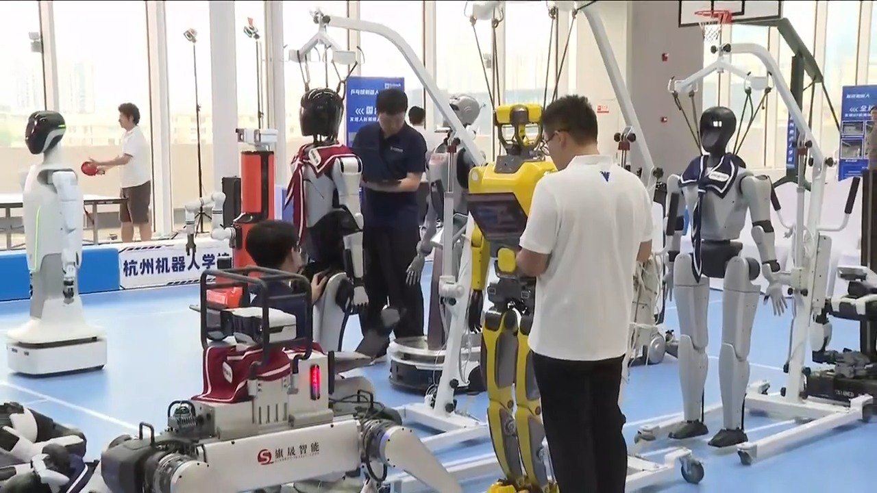 国内首个机器人学校开学了！借鉴人类职教体系，对机器人进行分科培养